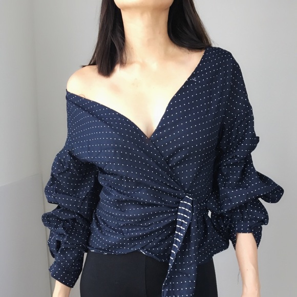 Sexy chic wrapped top with pretty sleeves - Picture 8 of 8